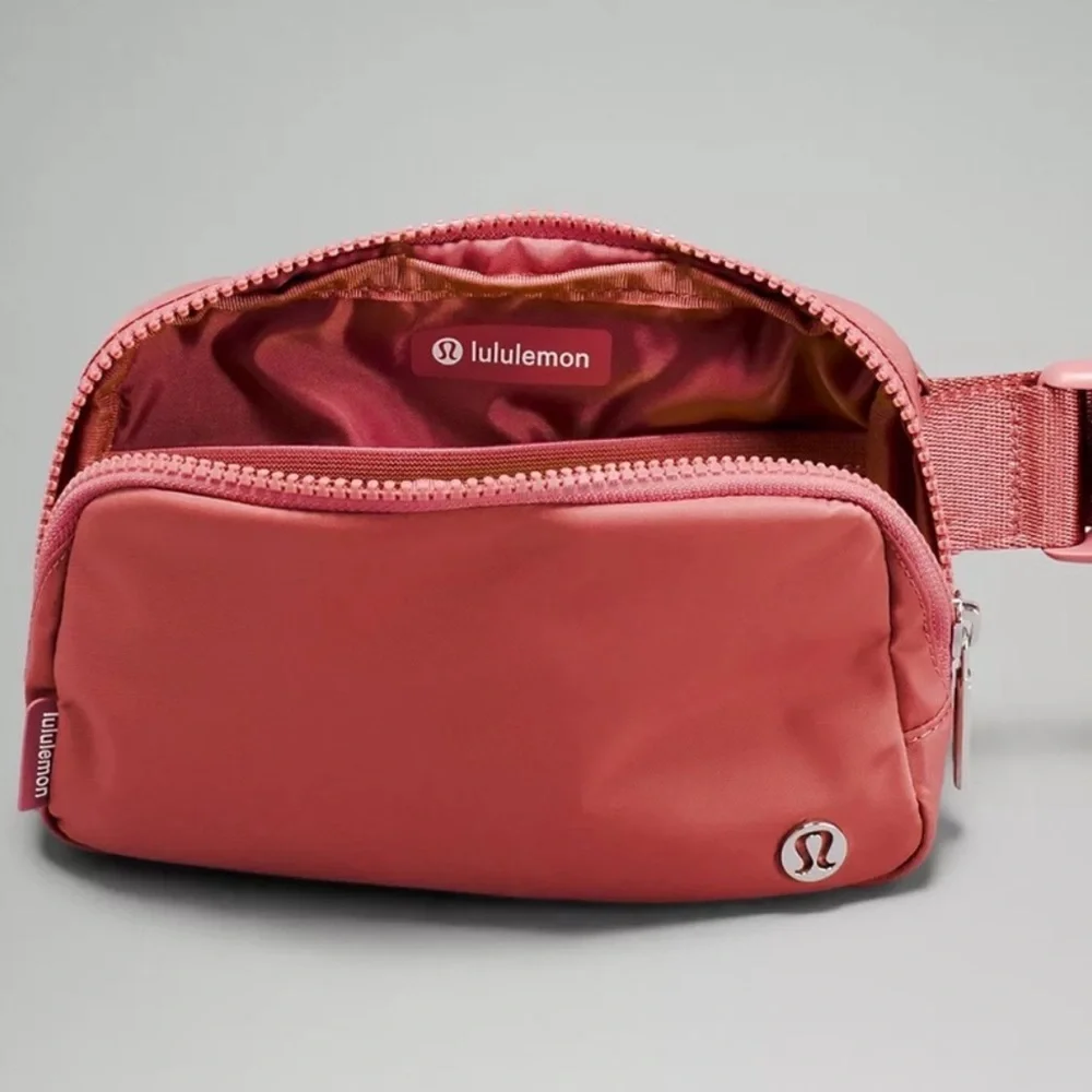 NWT 🍋 Lululemon Brier Rose Everywhere Belt Bag